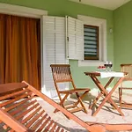 In Okrug Gornji With Sea View, Terrace, Air Conditioning, Wifi 3436-2 * 트로기르