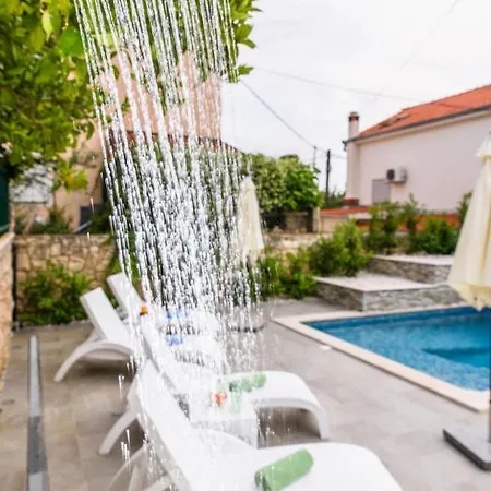 公寓 In Okrug Gornji With Sea View, Terrace, Air Conditioning, Wifi 3436-2 特罗吉尔