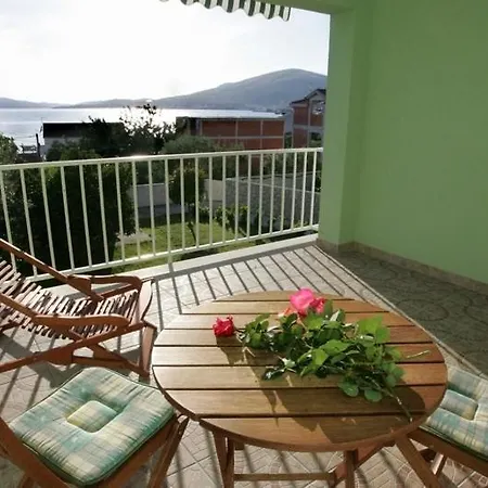 In Okrug Gornji With Sea View, Terrace, Air Conditioning, Wifi 3436-2 * 特罗吉尔