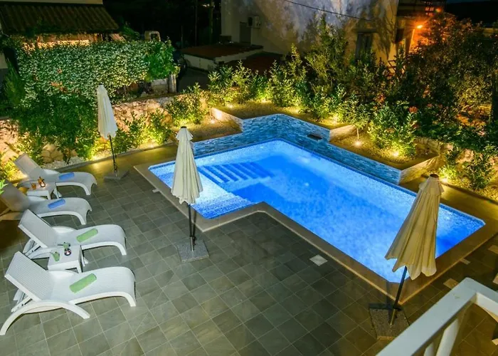 In Okrug Gornji With Sea View, Terrace, Air Conditioning, Wifi 3436-2 特罗吉尔