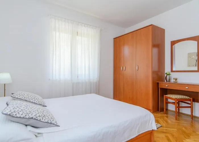 In Okrug Gornji With Sea View, Terrace, Air Conditioning, Wifi 3436-2 特罗吉尔
