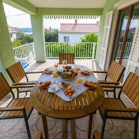 In Okrug Gornji With Sea View, Terrace, Air Conditioning, Wifi 3436-2 Traù