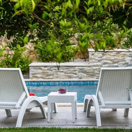 In Okrug Gornji With Sea View, Terrace, Air Conditioning, Wifi 3436-2 * Traù